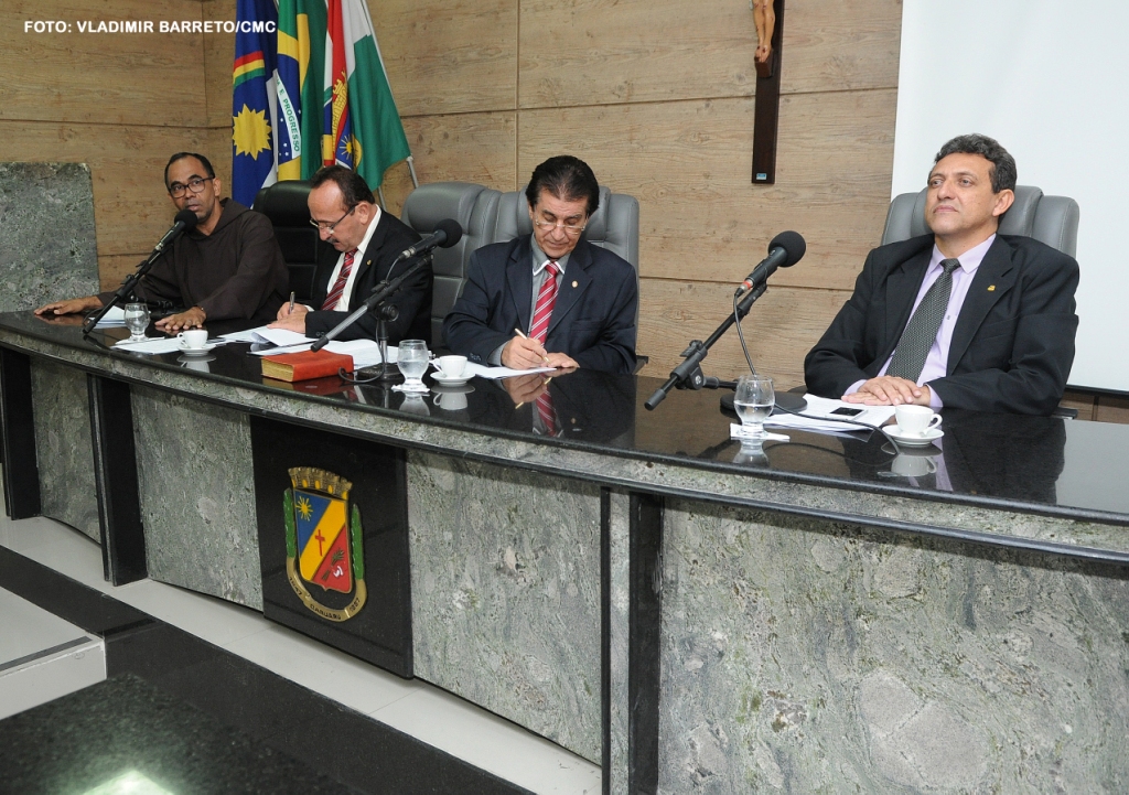 Aprovação de proposituras e presença de frade na 27ª reunião pública