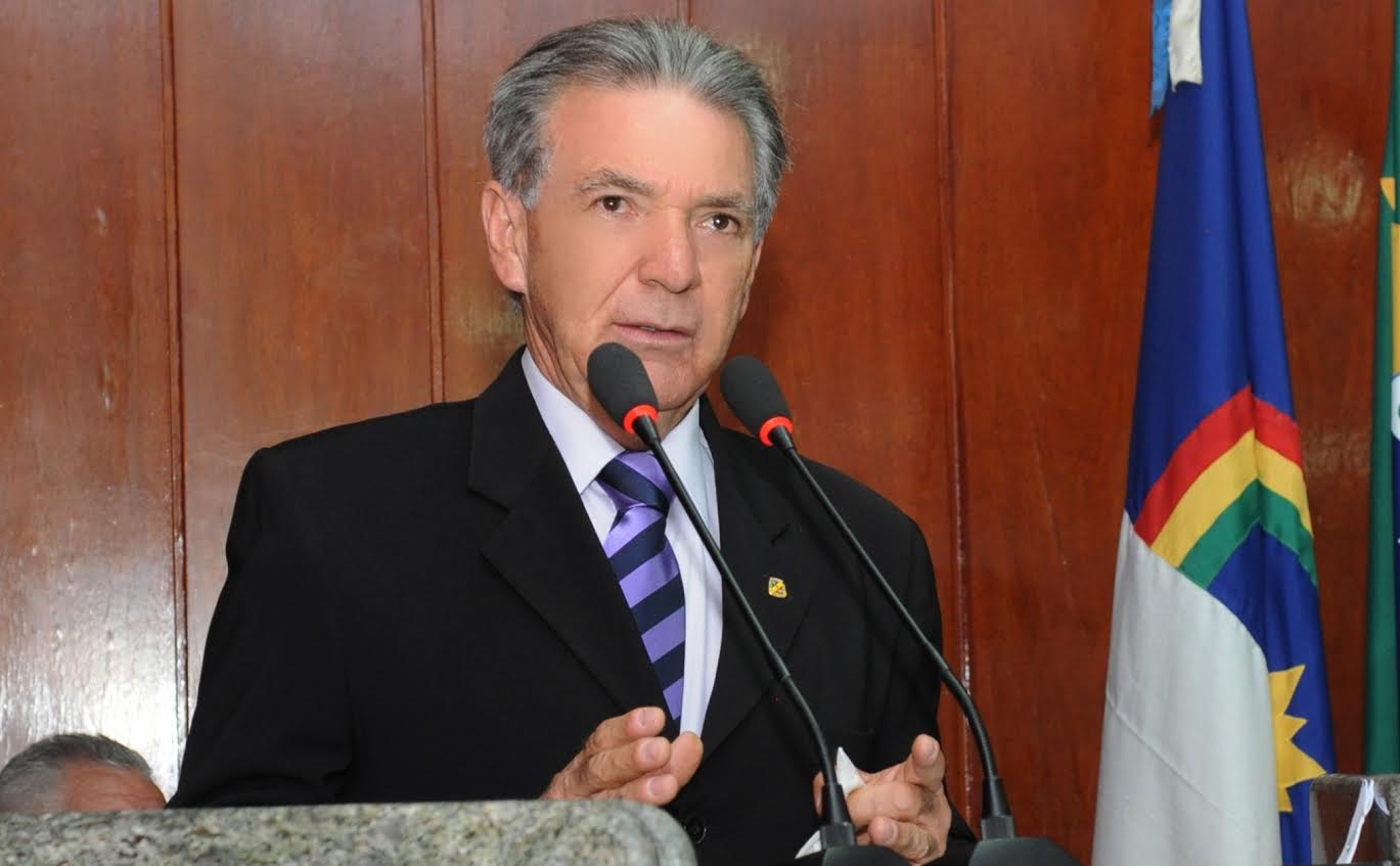 Asfalto na Avenida São José no São Francisco é solicitado por Lula na Câmara