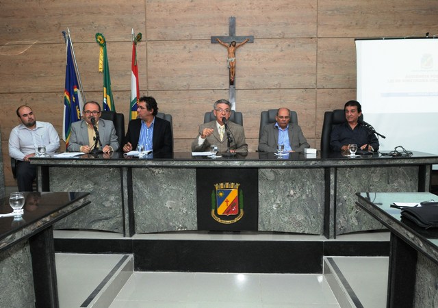 Audiência pública debate planejamento de gastos da PMC para 2015