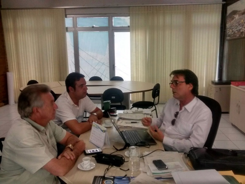 Bruno Lambreta se reúne com Paulo Cassundé para discutir iluminação da BR 104
