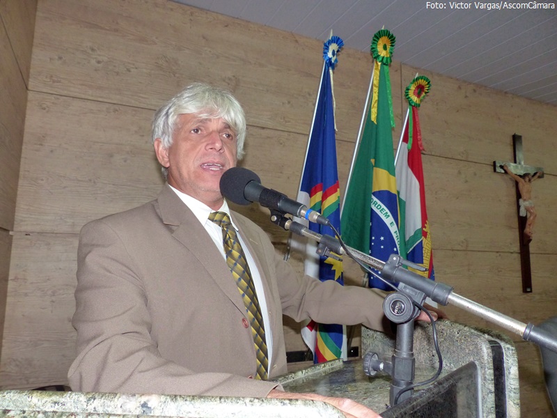 Câmara concede homenagem a religiosos católicos