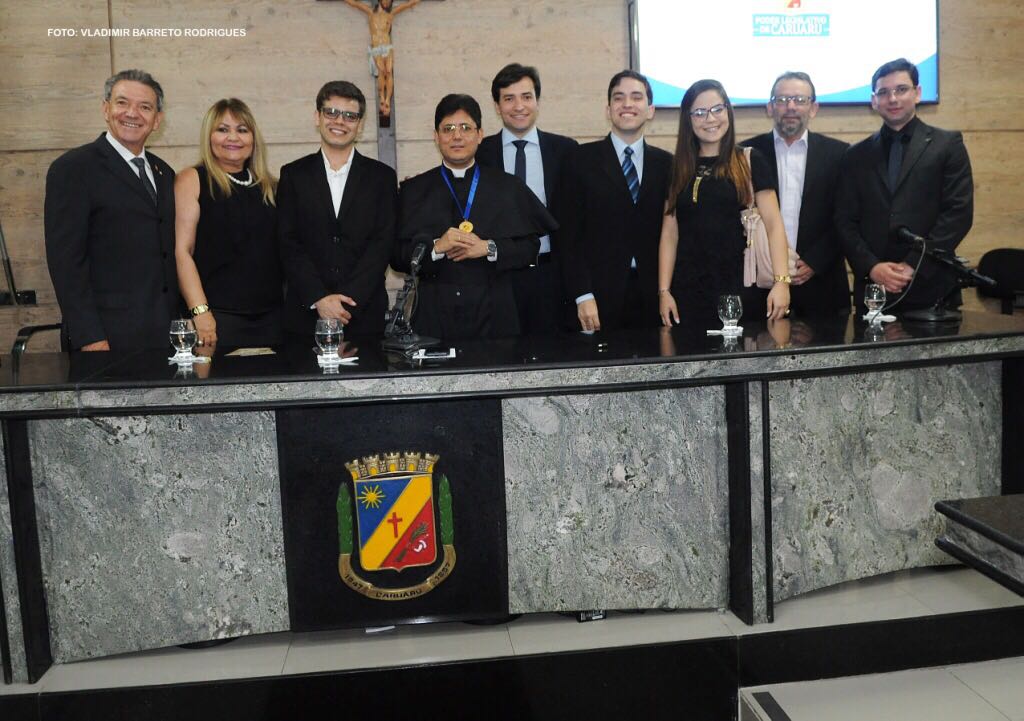 Câmara concede homenagens ao Padre Luiz Antônio e Wendele Nascimento