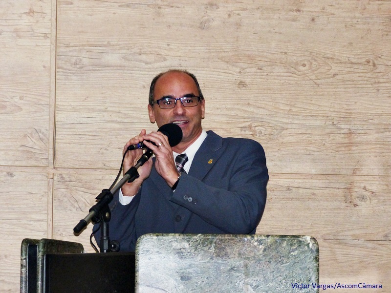 Câmara concede título de cidadão a empresário do show bizz