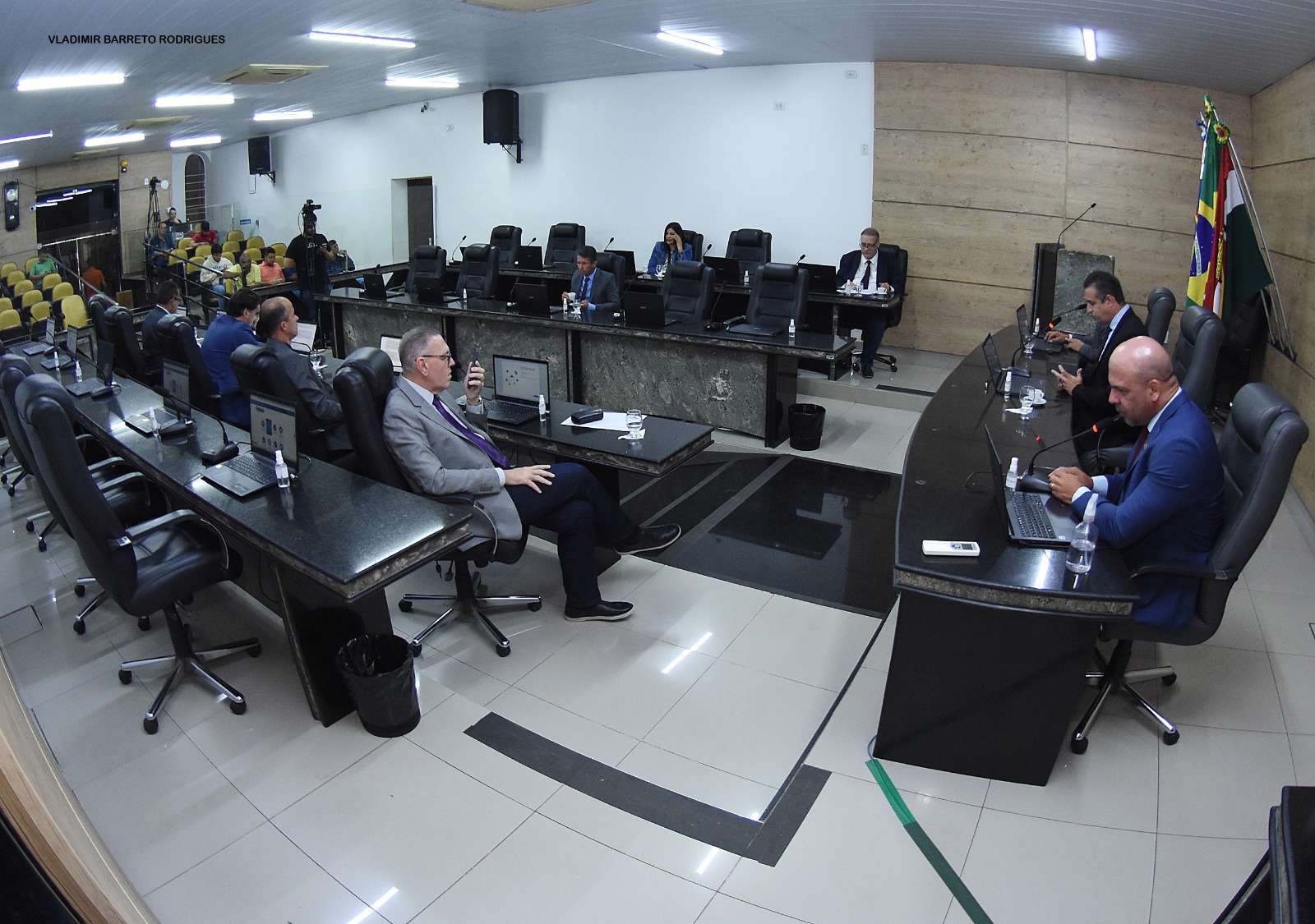 Câmara de Caruaru aprova homenagens e debate proteção animal em sessão ordinária