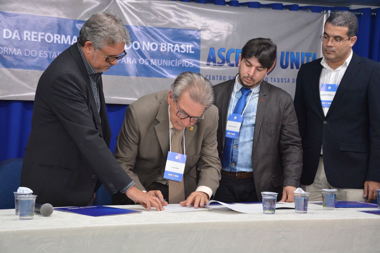 Câmara e ASCES-Unita fecham parceria de contribuição acadêmica