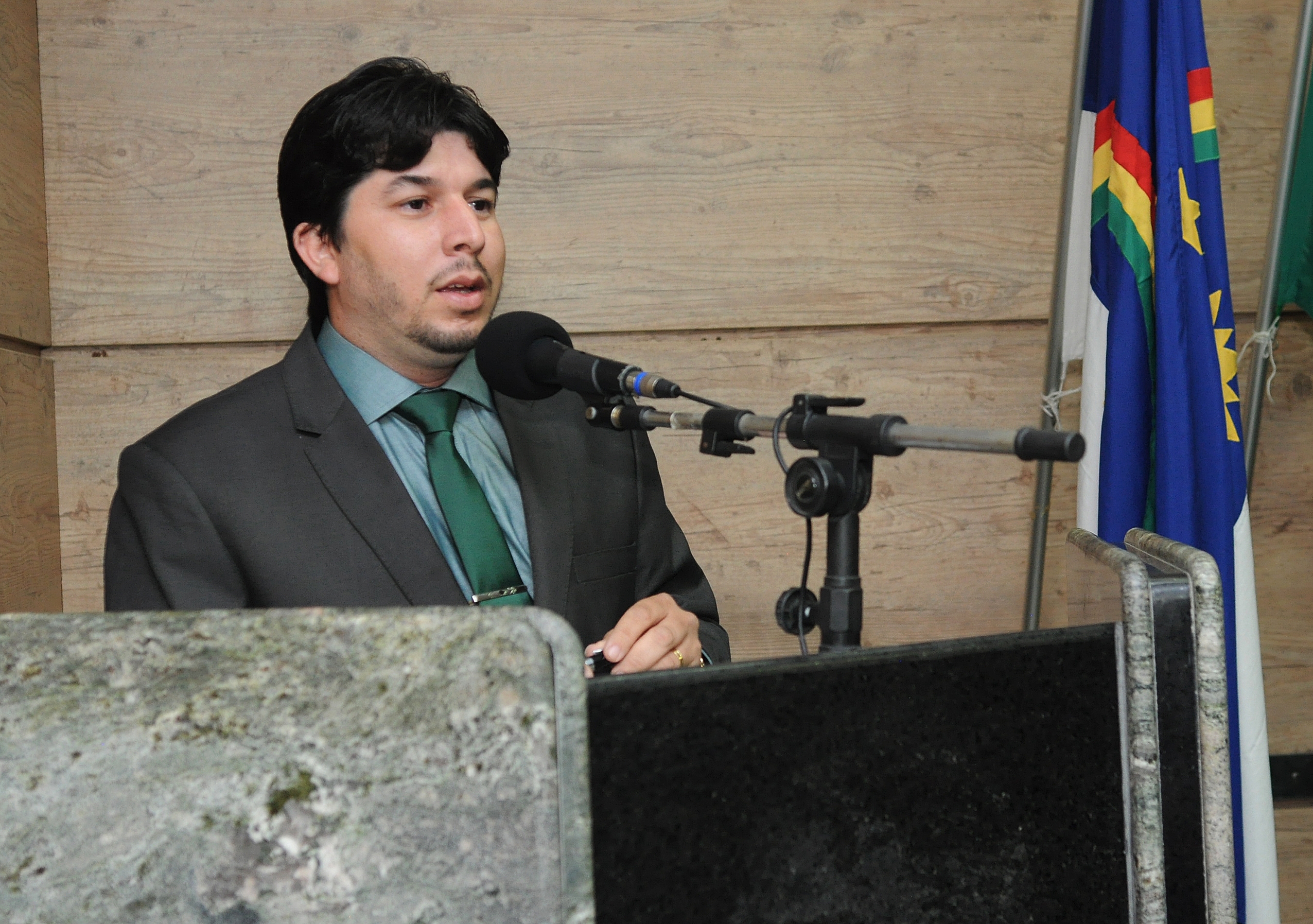 Câmara vai debater reforma da previdência nesta quarta (17)