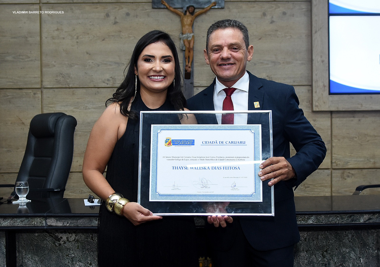 Cantora paraibana recebe título de cidadania caruaruense na Câmara Municipal