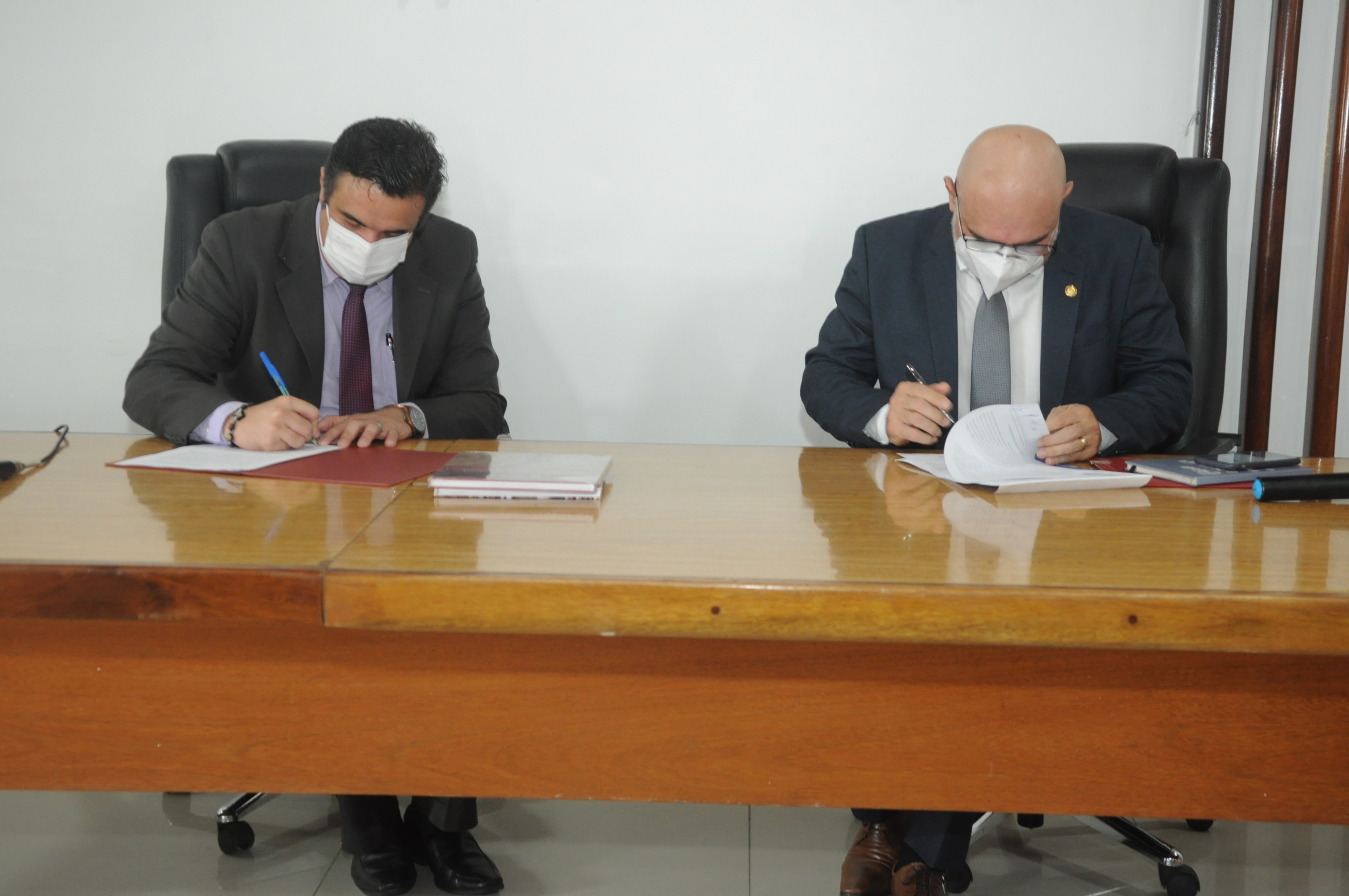  Convênio entre a Câmara Municipal de Caruaru e Universidade Federal de Pernambuco é firmado nesta sexta-feira (07)