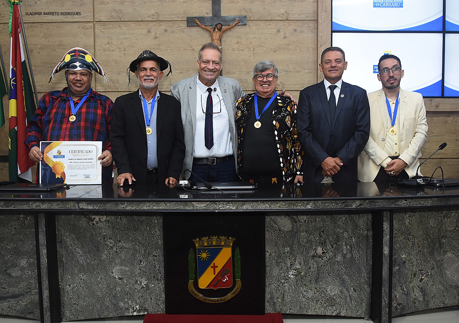 Entre versos, música e tradição, integrantes da cultura local são homenageados em Caruaru 