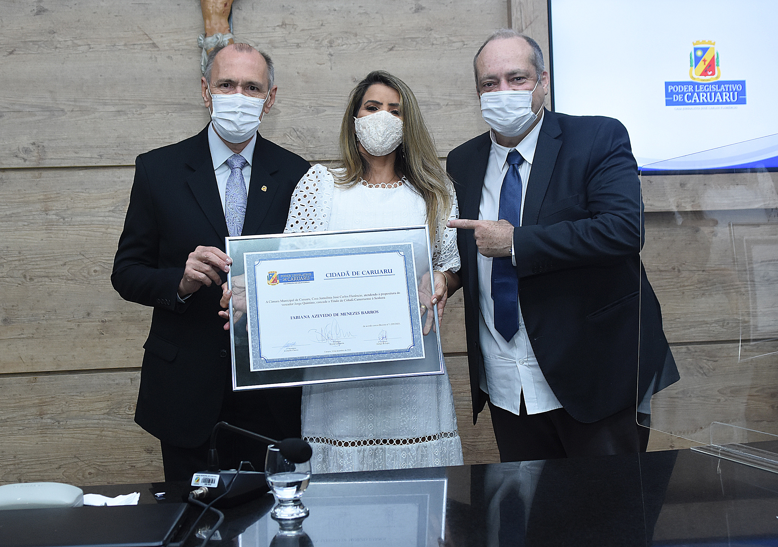Fabiana Pimentinha recebe Título de Cidadã Caruaruense