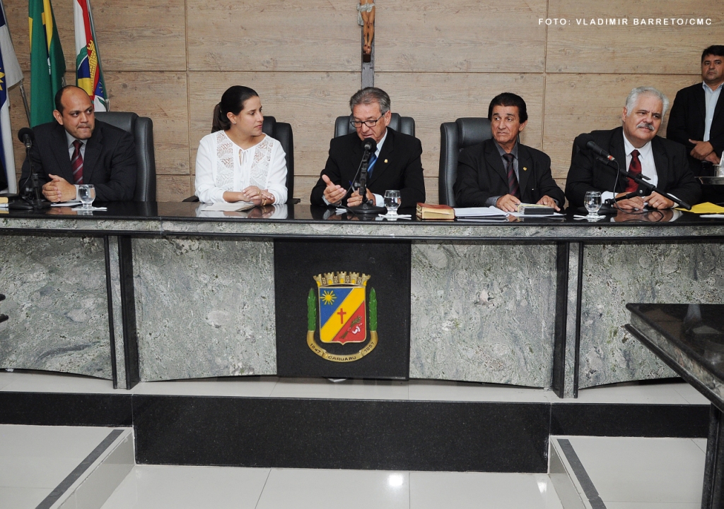Galerias lotadas e discurso da prefeita na primeira reunião da legislatura