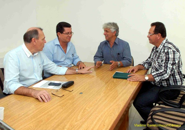 Gilberto adia reunião da CPI das Casas Populares