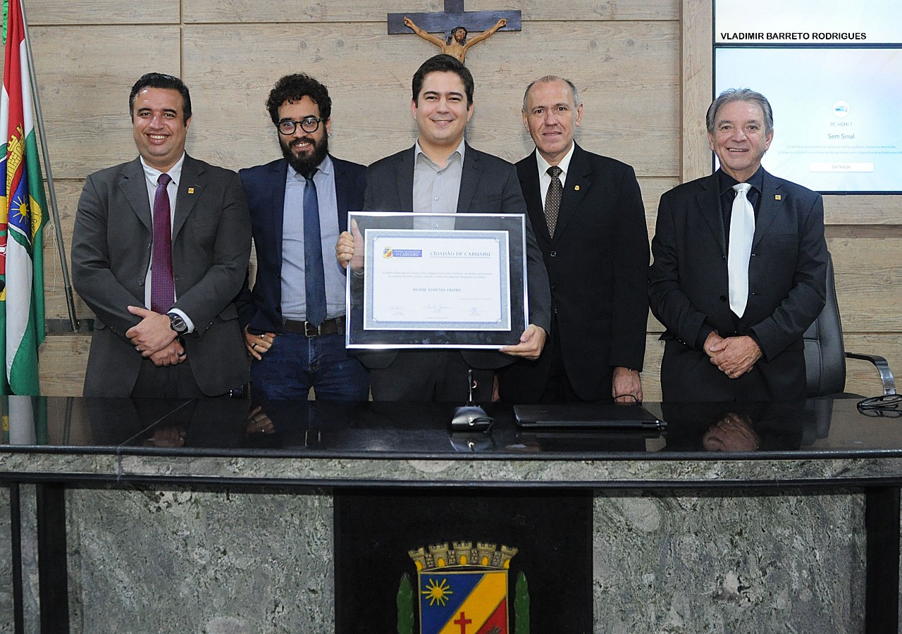 Remir Freire é homenageado com título de cidadania na Câmara Municipal