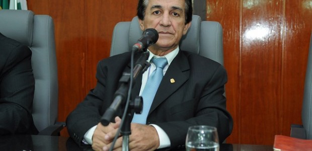 Leonardo Chaves participa de evento do TCE