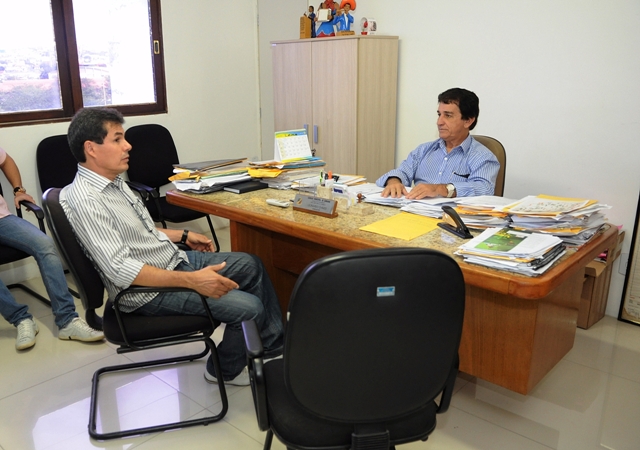 Leonardo Chaves recebe visita da Abrascam