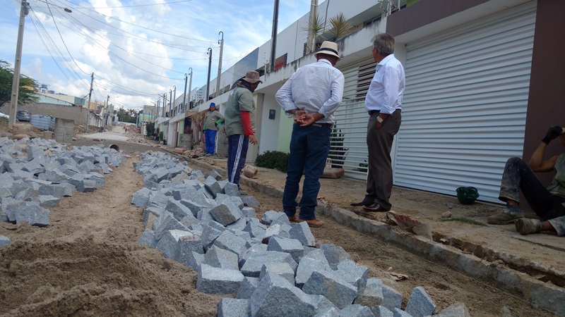 Lula Tôrres confere obras no Petrópolis e Boa Vista