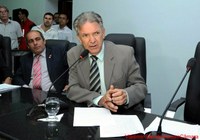 Lula Tôrres solicita implantação de coletores seletivos
