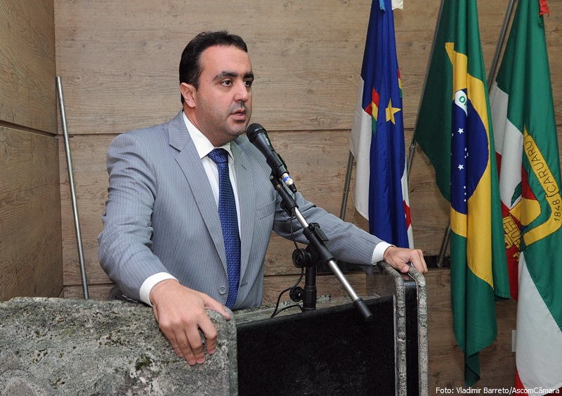 Marcelo Gomes comemora nota das escolas públicas no Enem