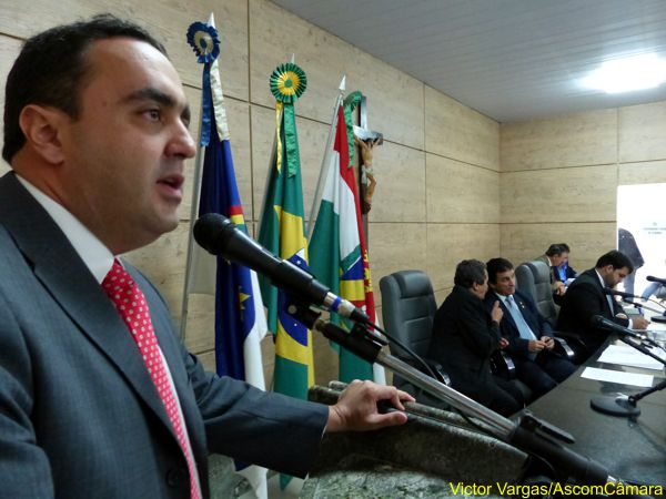 Marcelo Gomes comemora reajuste salarial de agentes comunitários