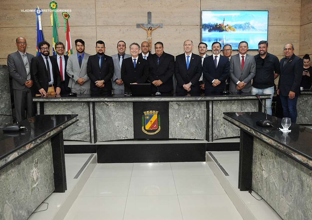 Mesa Diretora do biênio 2019-2020 toma posse na Câmara de Caruaru