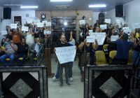 Moradores do Nina Liberato lotam plenário em cobrança por melhorias após assassinato de moradora