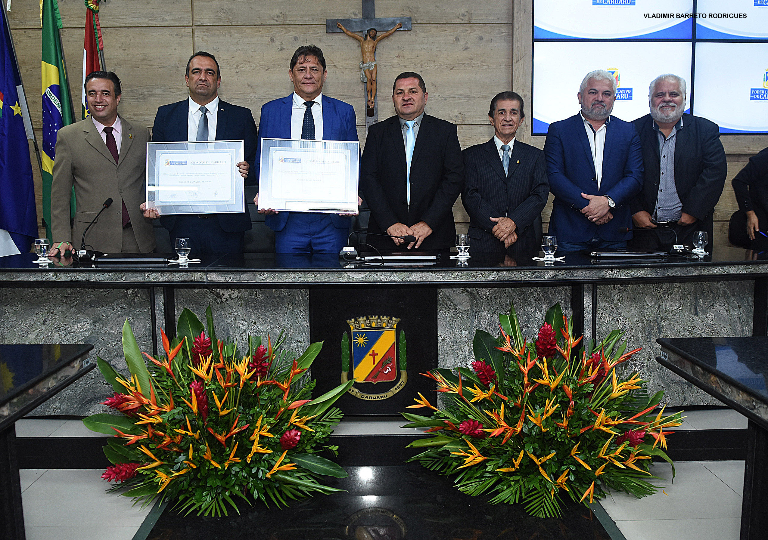 Nelson Diniz e Diogo Bezerra foram agraciados com o Título de Cidadão Caruaruense na Câmara Municipal de Caruaru