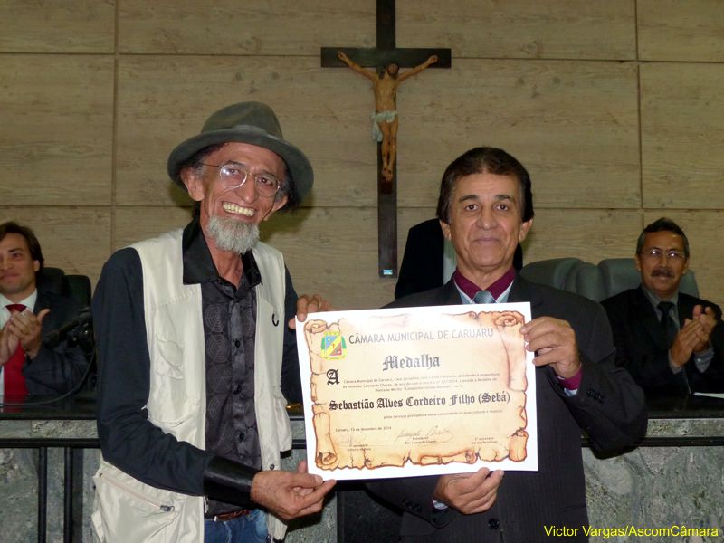 Poder Legislativo concede medalha ao multiartista Séba
