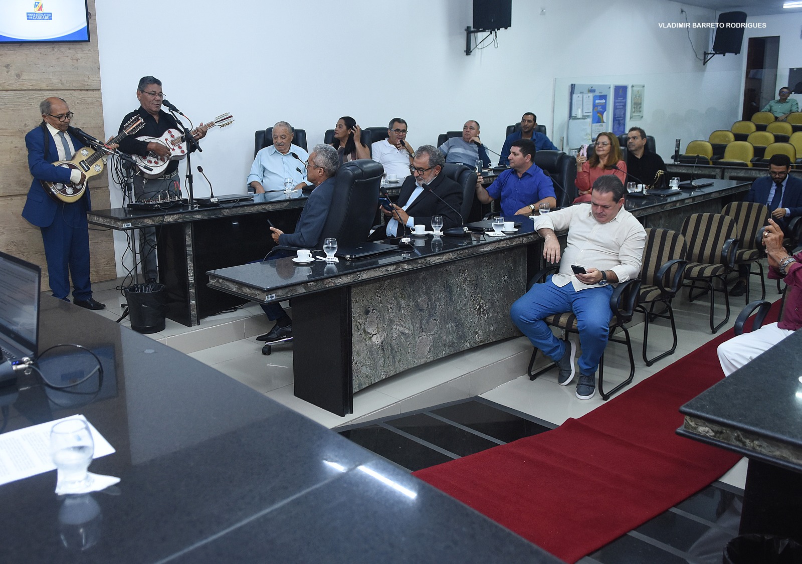 Poeta repentista é homenageado na Câmara de Caruaru com título de cidadania