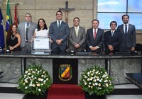 Procurador-Geral e Presidente da CaruaruPrev são agraciados com homenagens na Casa Legislativa de Caruaru