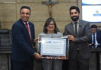 Promotora de Justiça recebe Título de Cidadania Caruaruense 
