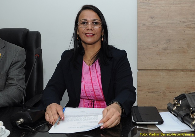 Rosimery faz pedido de informação à prefeitura