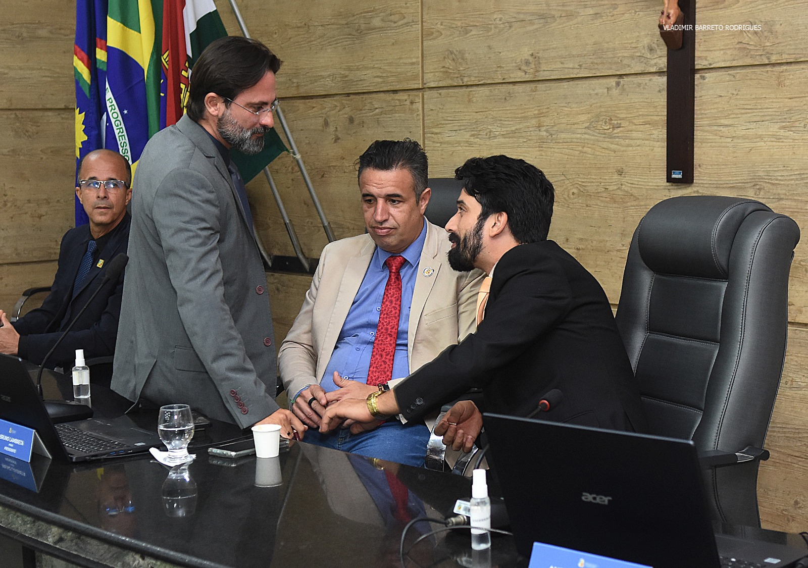 Sessão na Câmara de Caruaru reúne debates sobre gestão pública, investimentos, saúde e cenário político