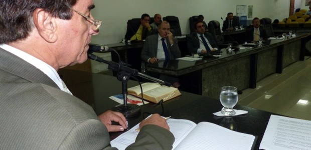 Vereadores terão pauta extensa na reunião desta terça